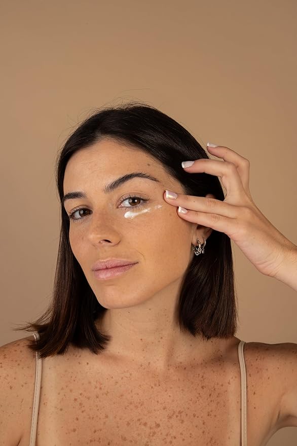 MAKARI Retinol Eye Cream - Collagen Boosting Formula for Fine Lines & Wrinkles | Rice Water, Soybean Seed Oil, Vitamin E | Reduce Puffiness, Firm Skin-VeraVaultWomen
