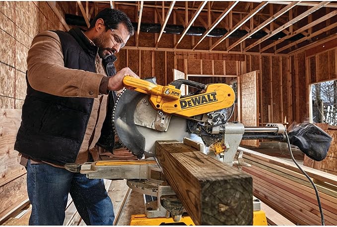 DEWALT Double Bevel Sliding Miter Saw, 12-inch, Compound (DWS780)